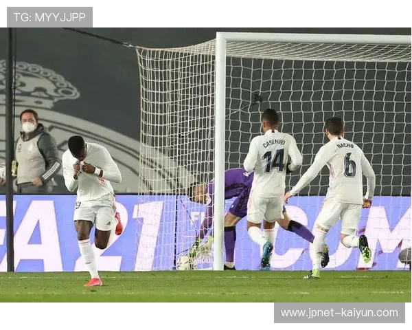 亚特兰大1-0罗马，斯卡尔维尼射门折射制胜